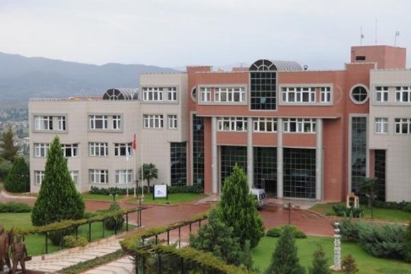 Herkesi FETÖ'cü diye ihbar eden akademisyen kendisi FETÖ'cü çıktı