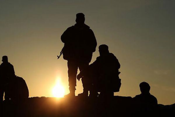 Hakkari'de SİHA'lar PKK'lıları vurdu: 2 terörist etkisiz