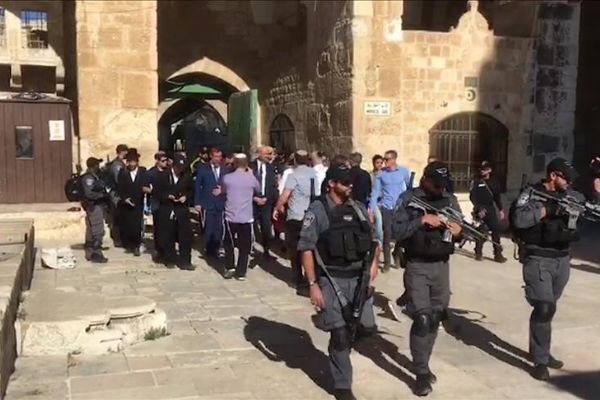 İsrailli milletvekillerinden Mescid-i Aksa'ya baskın