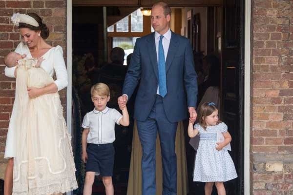 Prens Louis vaftiz edildi