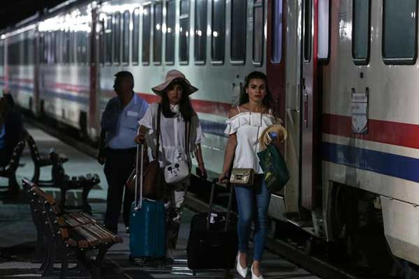 Tren seferleri yeniden başladı