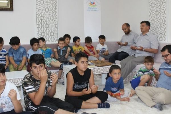 Gençler 15 Temmuz Şehitlerini andı