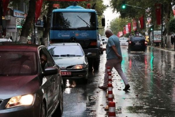 Şiddetli yağış Malatya'da etkili oldu