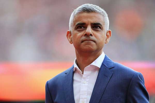 Müslüman Sadık Han'a domuzlu paylaşım