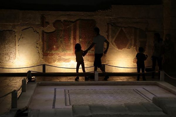 'Çingene kızı'na ziyaretçi akını