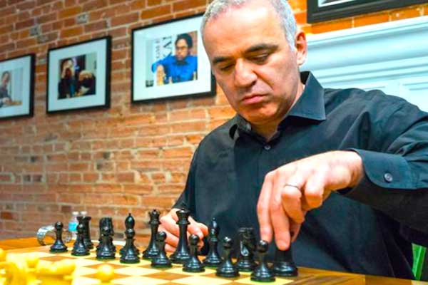 'Putin’i fino köpeği” hashtagiyle paylaştı