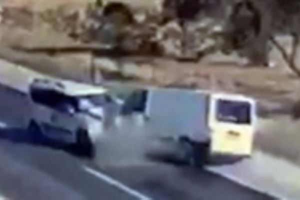 Kafa kafaya böyle çarpıştılar