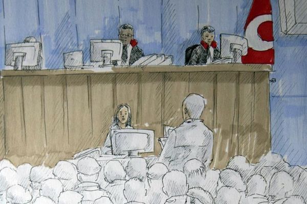 Darbe sanığı yüzbaşı halka ateş açtığı görüntüleri inkar etti