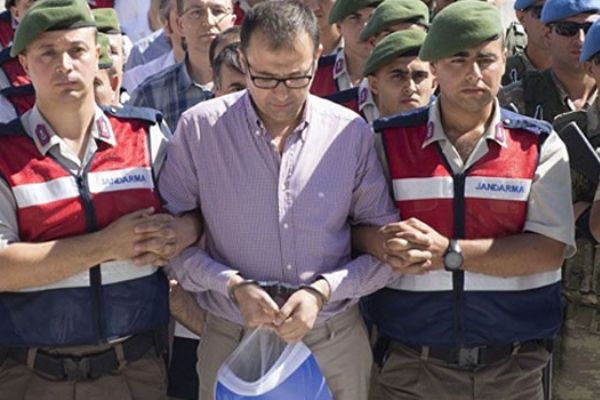 Hakan Çiçek'i FETÖ elebaşıyla görüştürmüştü: Eczacı Abdi deşifre oldu