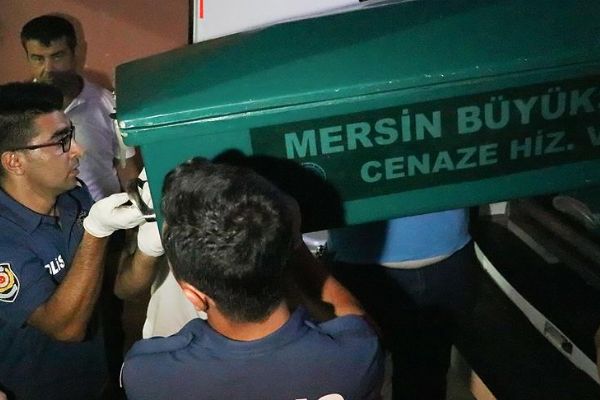Tekne kazasında ölen 19 kişinin cesedi Adana'ya getirildi