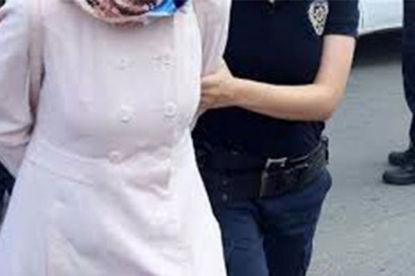 FETÖ'cü kadın yakayı ele verdi