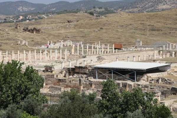 2 bin yıllık mozaikli villa bulundu