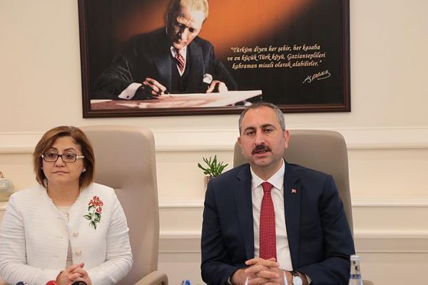 'Türkiye'de bu dönemin adı şahlanış dönemidir'