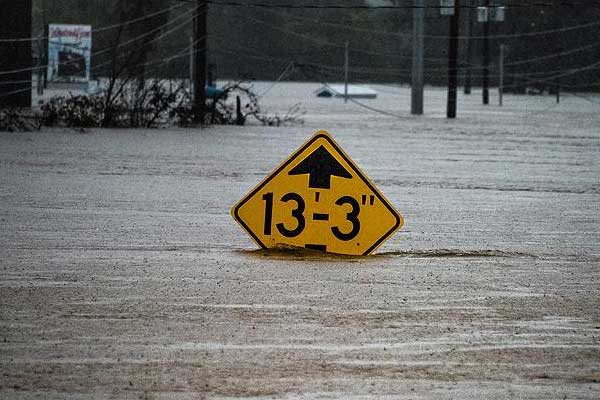 Vietnam'da Son Tinh Tayfunu'nda 22 kişi öldü