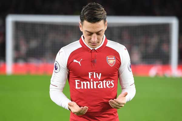 Mesut Özil İspanya basınında: Irkçılık kazandı