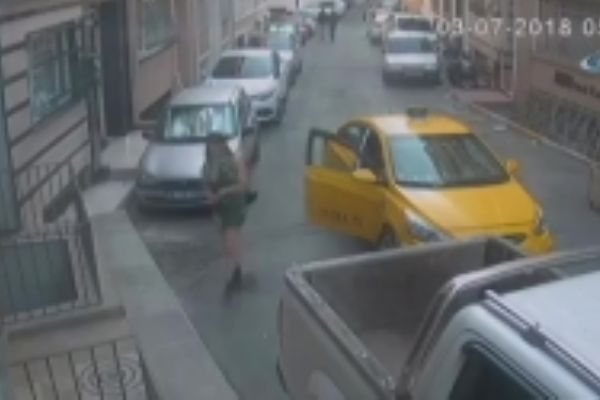 Beyoğlu’nda kadınlara kapkaç şoku