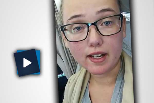 İsveçli öğrenciden uçakta 'Afgan göçmen' protestosu