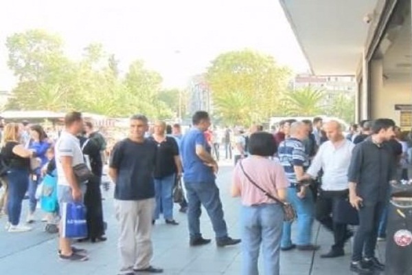 Metro seferleri kademeli olarak başlatıldı