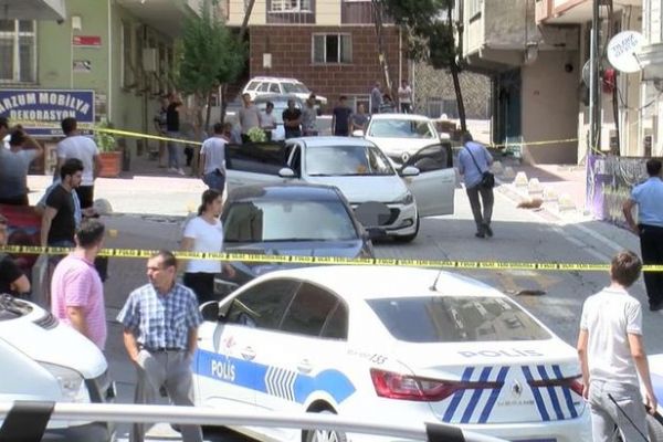 Esenyurt'ta polise silahlı saldırı