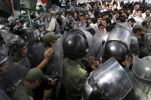 İran'da 'hayat pahalılığı' protestosu