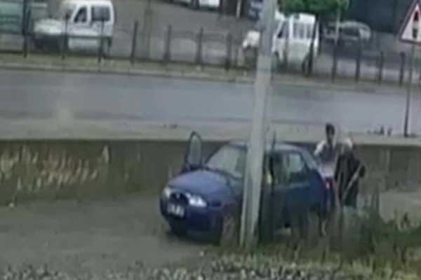 Yaşlı adamı öldüresiye dövmüşlerdi.... O zanlılar gözaltında