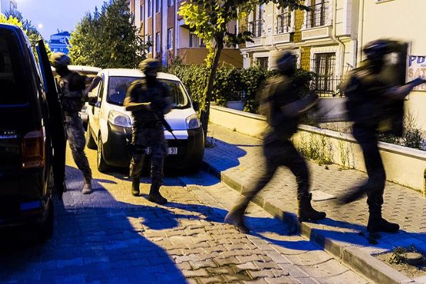 İstanbul'un 7 ilçesinde uyuşturucu operasyonu