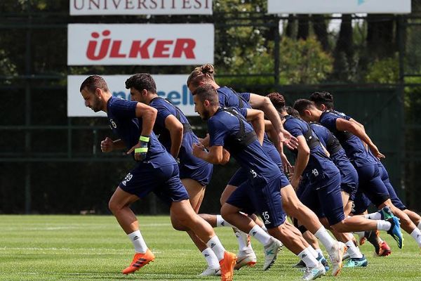 Fenerbahçe'nin Benfica maçları kadrosu belli oldu