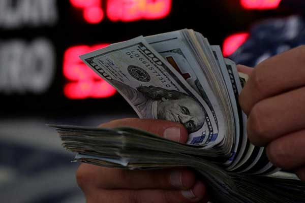 Dolar/TL kuru haftaya rekorla başladı