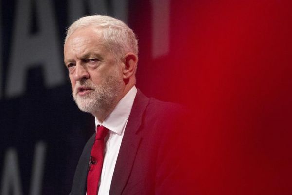 İngiltere'de muhalefet lideri 'Yahudi karşıtlığı' kıskacında