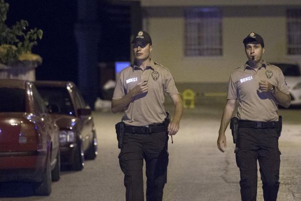 Bekçiler sokağa indi hırsızlık ve yağma azaldı