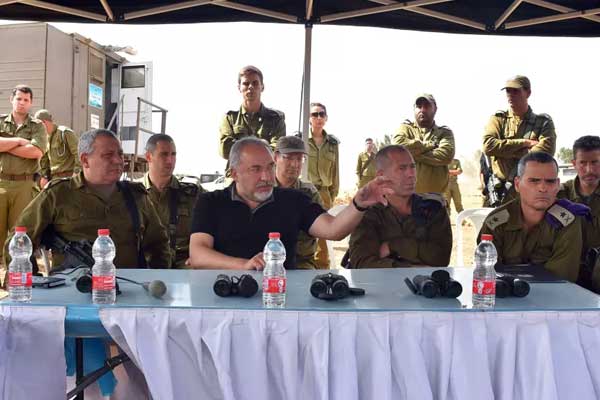 Lieberman: Esed güçlü bir ordu kuruyor