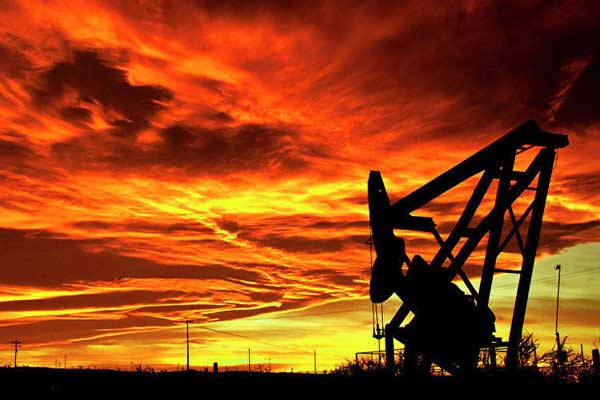 ABD petrol fiyatı tahminlerini düşürdü