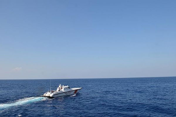 Kuşadası'nda göçmenleri taşıyan bot alabora oldu: 9 ölü