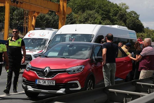 FSM Köprüsü'nde zincirleme trafik kazası: 5 kişi yaralandı