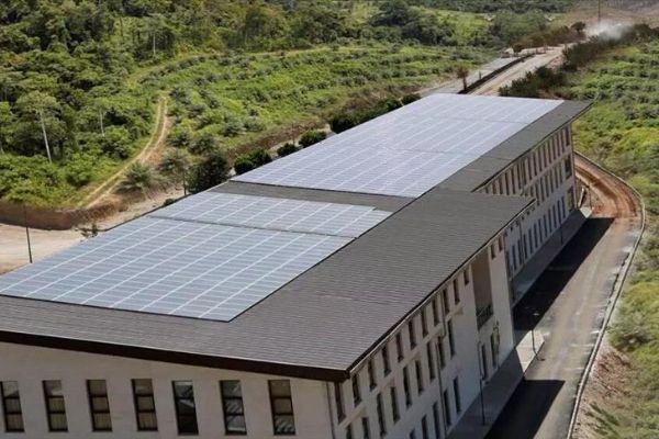 Üniversitenin elektriği güneşten