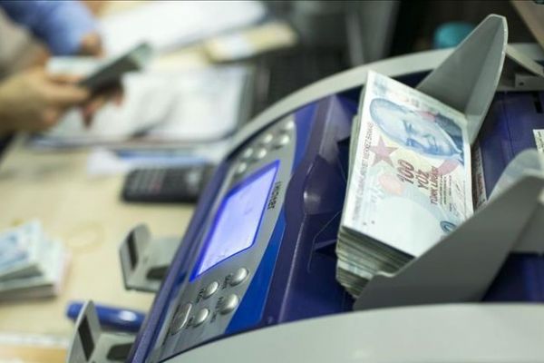 IIF: Türk Lirası adil değerinin altında