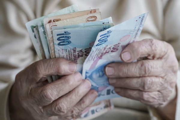 Emekli maaşları erken ödenecek