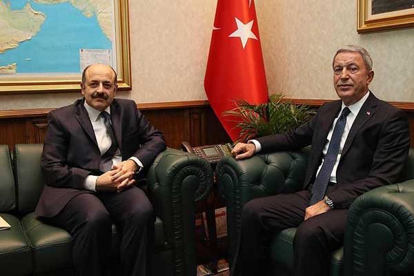 Bakan Akar YÖK Başkanı ile bedelliyi görüştü