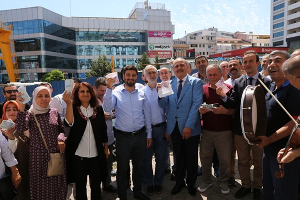 Kağıthaneliler Türk Lirası'na sahip çıktı