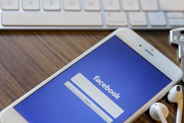 Facebook'a konut ilanlarında 'ayrımcılık' suçlaması