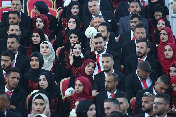 Batı Şeria'da Filistinli 500 çifte toplu düğün töreni
