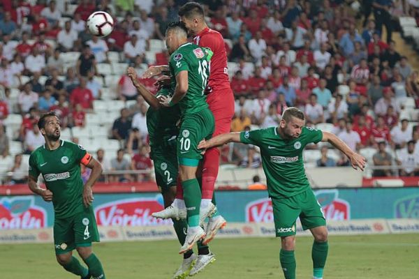 Antalyaspor ile Konyaspor yenişemedi
