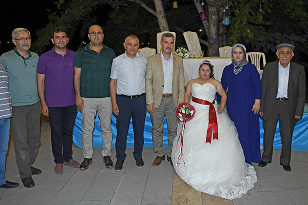 Down sendromlu Ebru'nun gelinlik hayali gerçek oldu