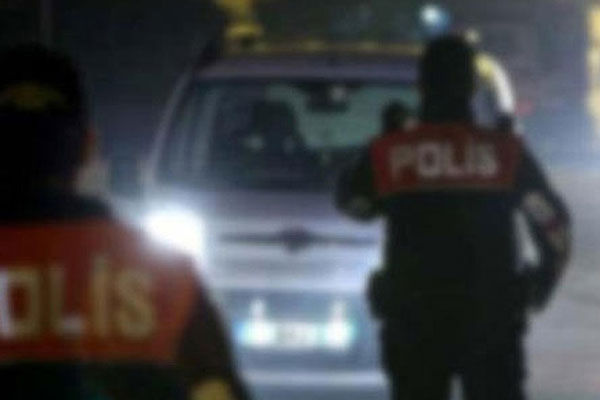 İstanbul'da tüm giriş çıkışlar tutuldu