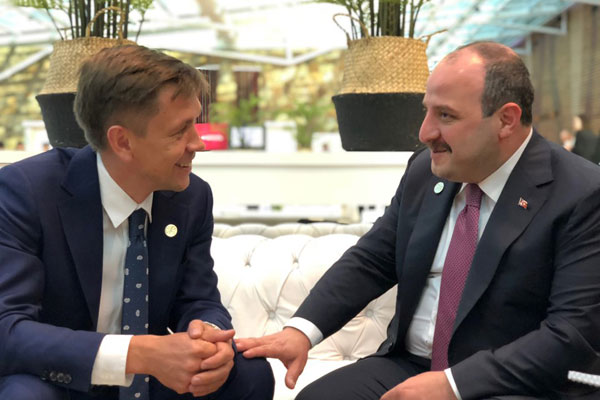 Bakan Varank, Rus mevkidaşı ile görüştü