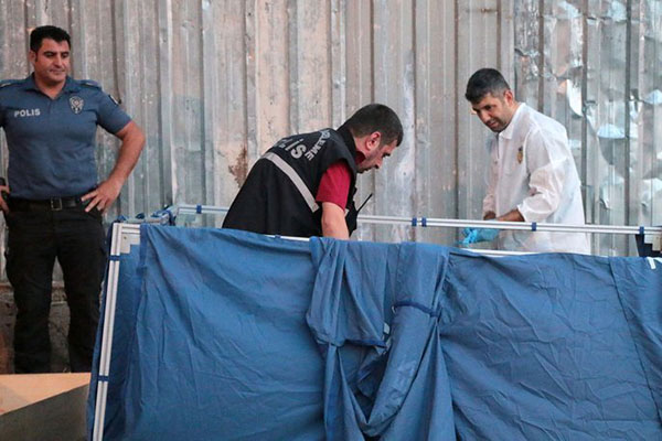 Üsküdar sahilinde bir erkeğin cansız bedeni bulundu