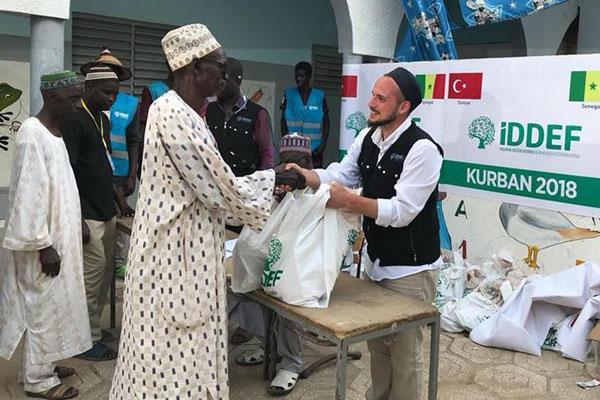 Türk vakıfları Afrika’da mazlumlara el uzatıyor