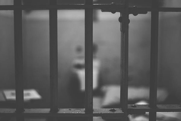 Fransa’da ‘terörü öven’ öğretmene 2 yıl hapis cezası verildi