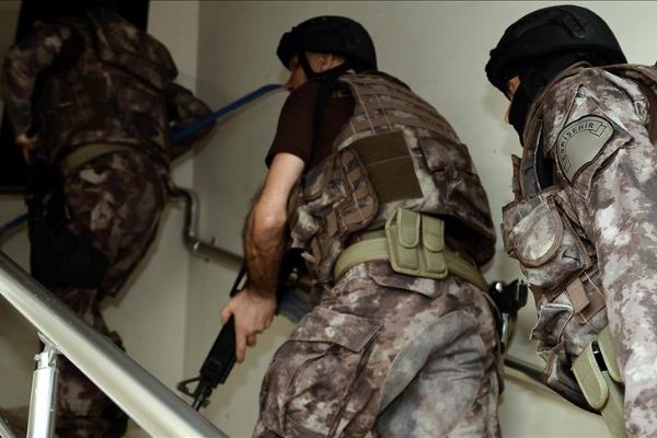 İstanbul'da operasyon: 8 gözaltı