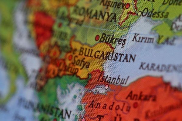 Bulgaristan'da 3 bakan istifa etti